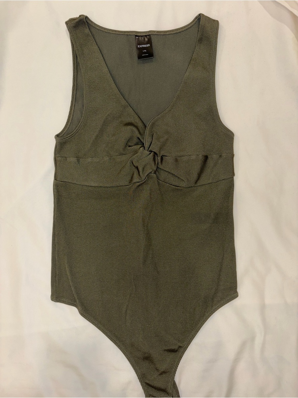 Express V Neck Bodysuit 🫒
